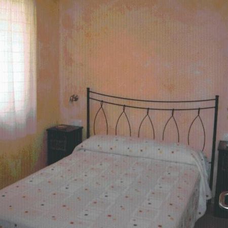 Hostal Valle Del Iregua Albelda De Iregua Værelse billede
