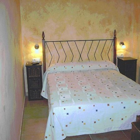 Hostal Valle Del Iregua Albelda De Iregua Værelse billede