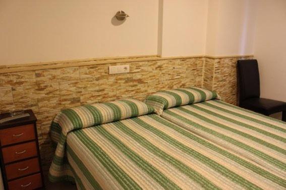 Hostal Valle Del Iregua Albelda De Iregua Eksteriør billede